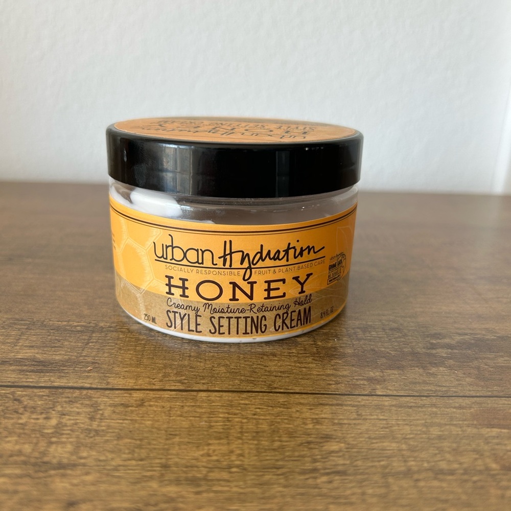 Urban Hydration Honey Style Setting Cream